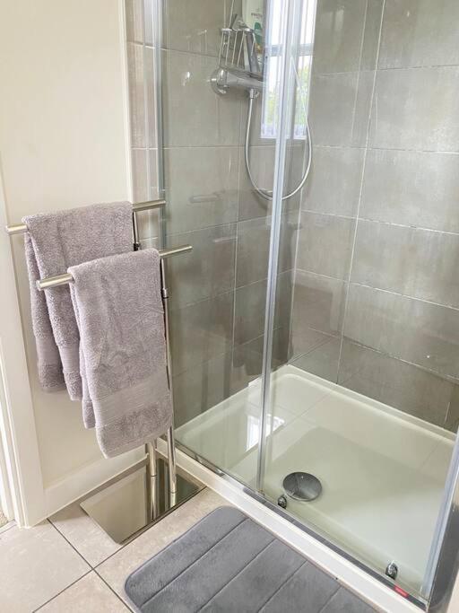4-Room Detached Furnished Home With Parking Leicester Kültér fotó